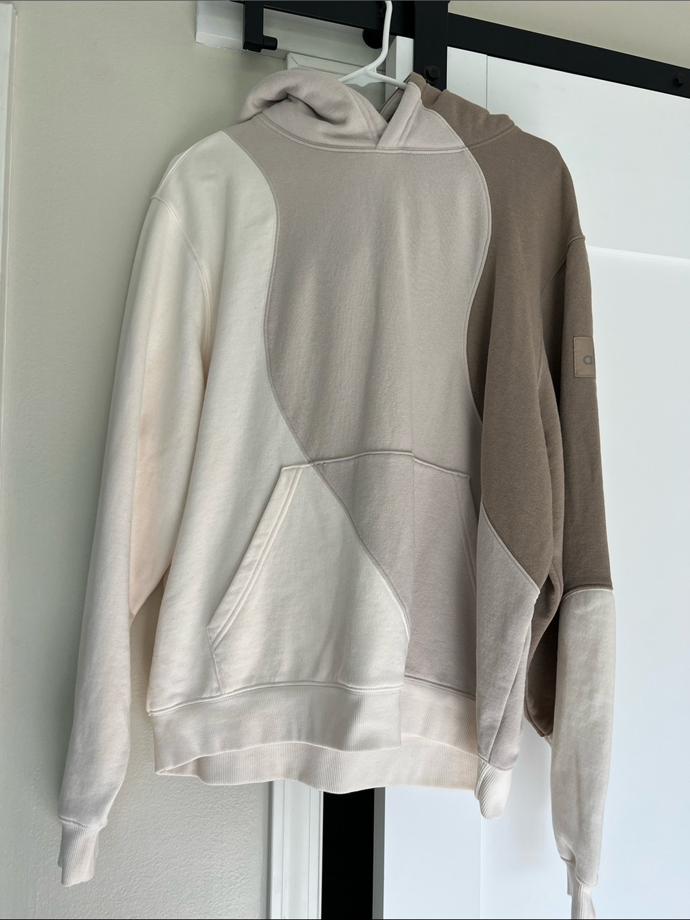 ALO Yoga Women's Neutral Colorblock Hoodie in Cream and Taupe